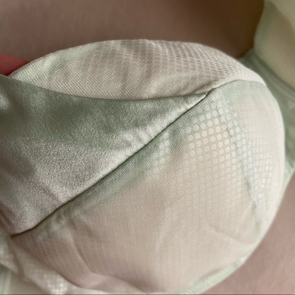 All Undone Ariel Bra 34GG - Picture 3 of 11